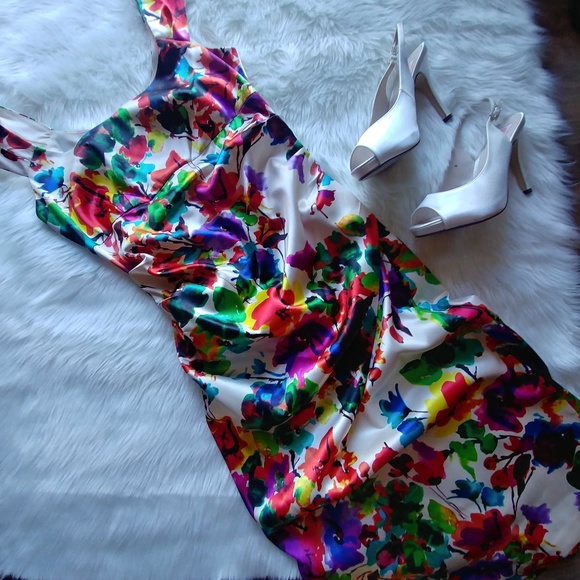 Maggy L Dresses & Skirts - "Maggy L" Fitted Floral Dress